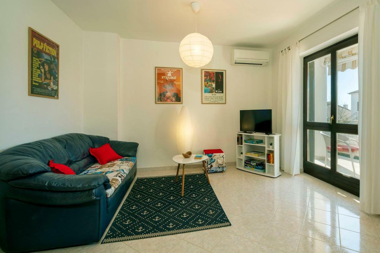 Apartment Kika Porec Esterno foto