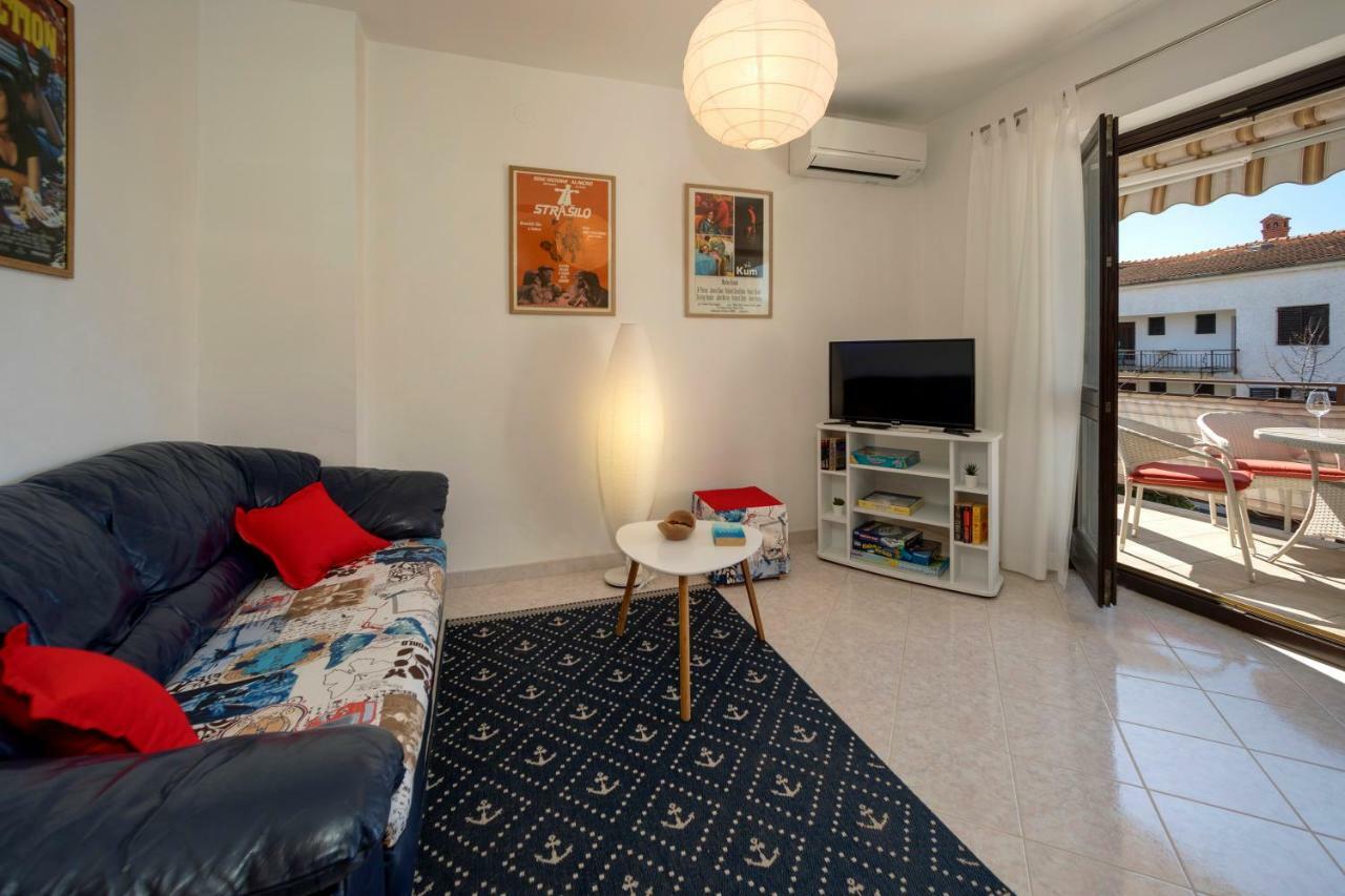 Apartment Kika Porec Esterno foto