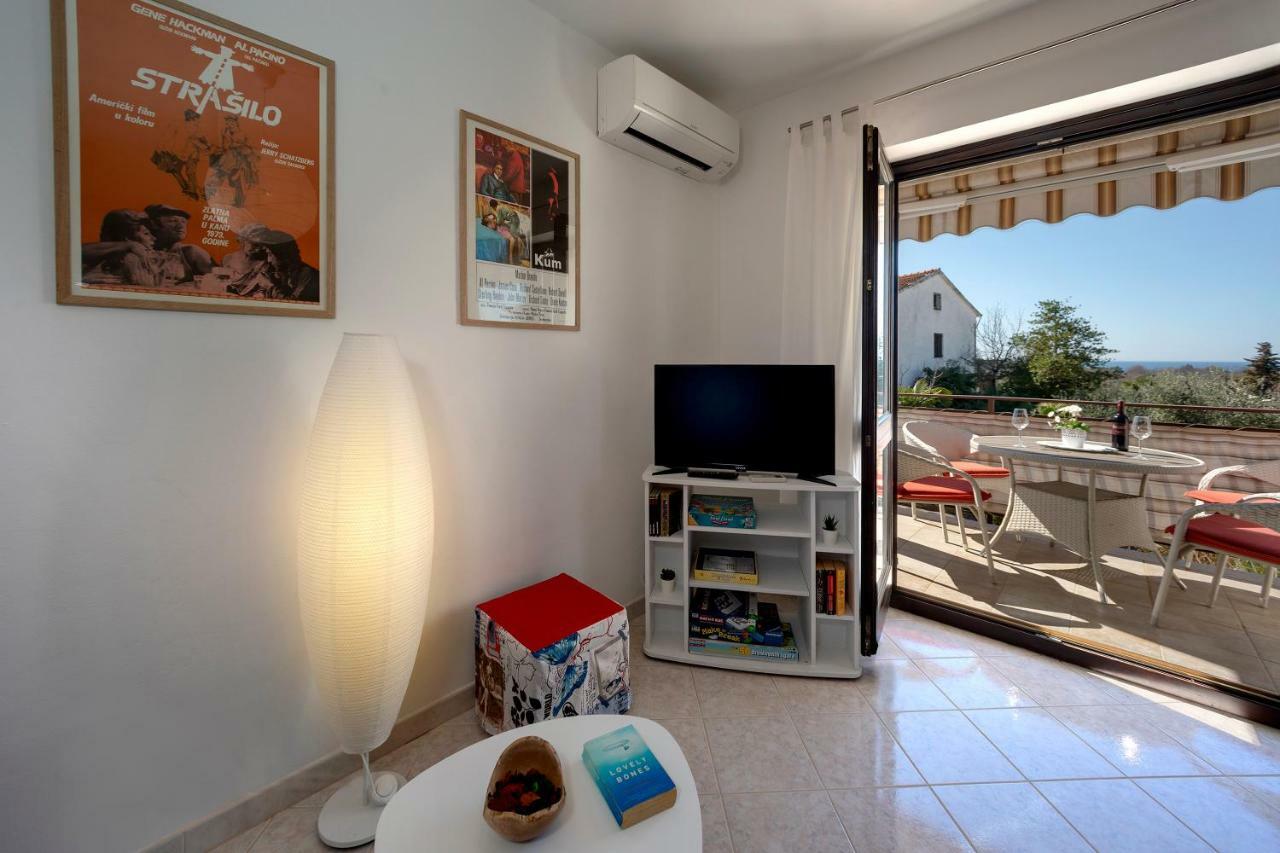Apartment Kika Porec Esterno foto