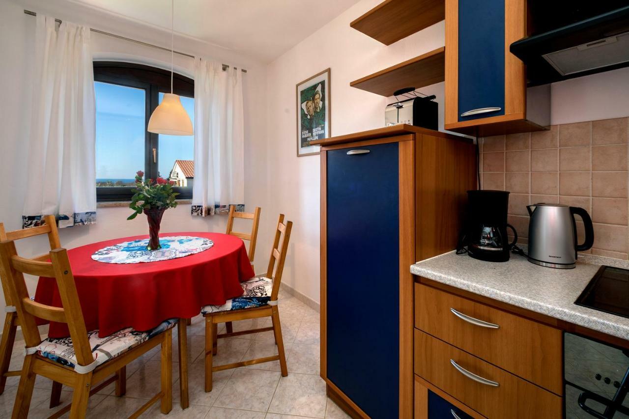 Apartment Kika Porec Esterno foto